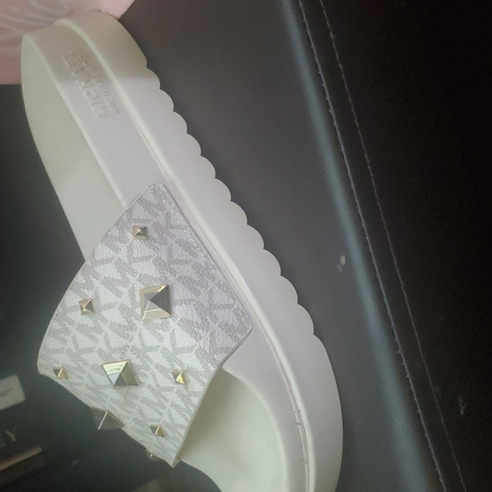 Michael kors slides